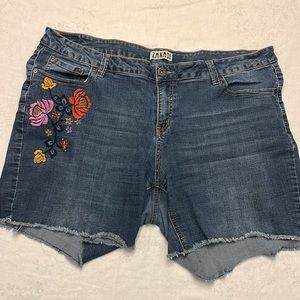 Zanadi jean shorts, size 20 W.
